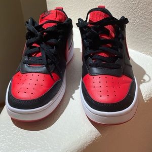 There a 6youth but fit 8 in woman’s as well